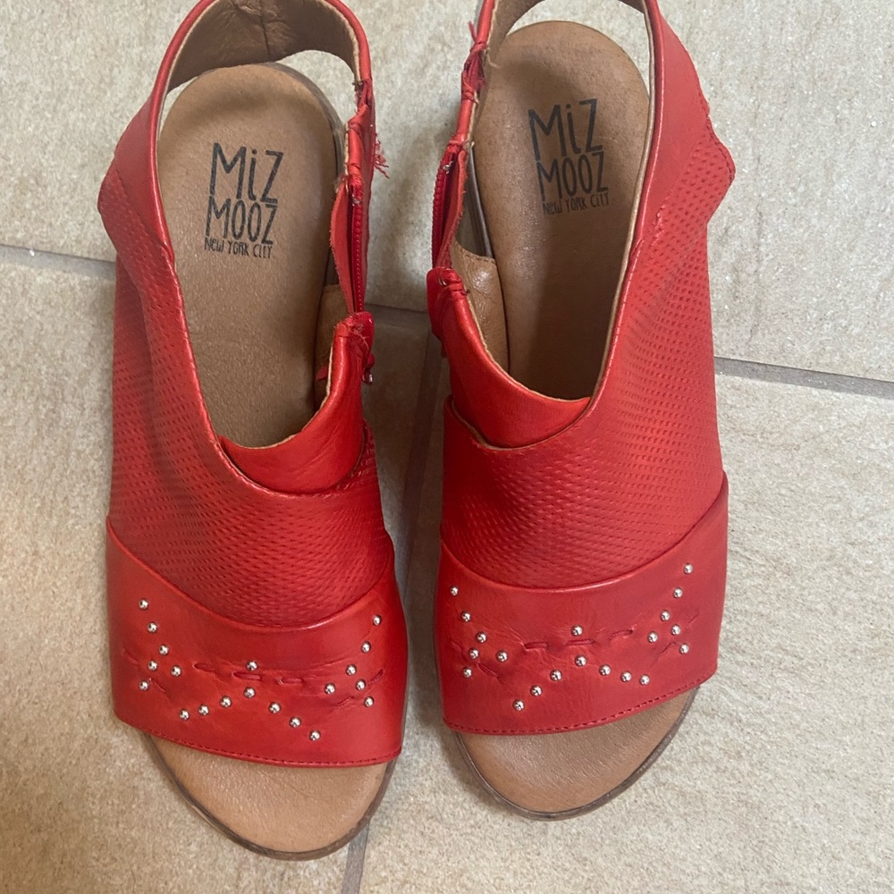 mis mooz sandals